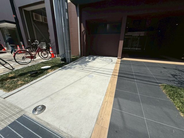 ドゥーエ南堀江の駐車場
