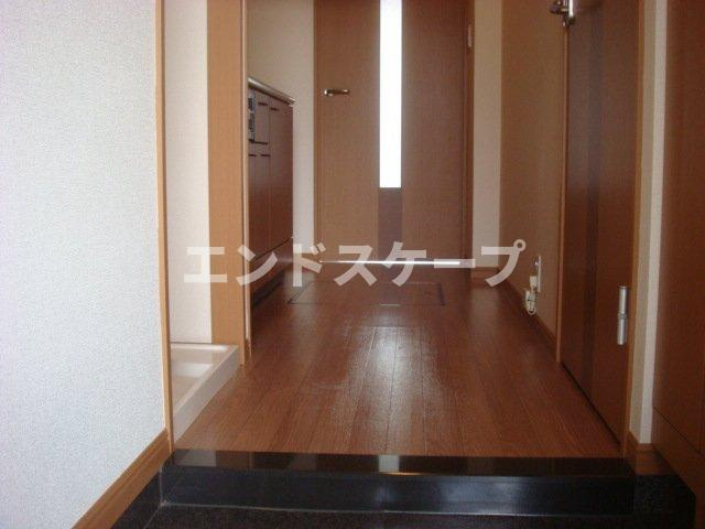エレガンスⅠの内装|廊下
高崎、前橋のお部屋探しはエンドスケープまで！お客様の理想お聞かせ下さい♪