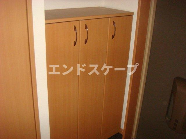 エレガンスⅠの玄関|シューズボックス
高崎、前橋のお部屋探しはエンドスケープまで！お客様の理想お聞かせ下さい♪