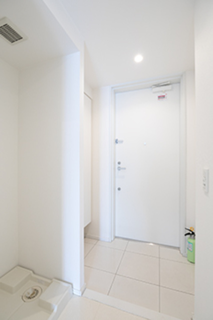 トレステージ四谷の玄関|※写真は同タイプ住戸です。