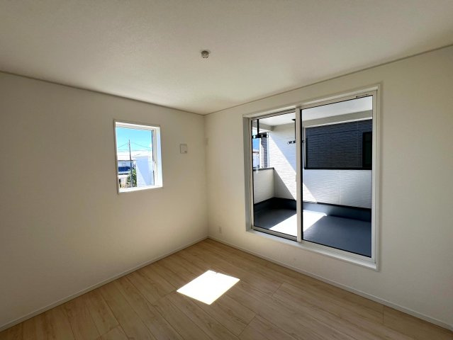 開成町中之名　全2棟　スーパーまで徒歩8分の洋室