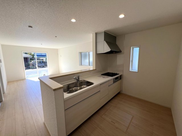 開成町中之名　全2棟　スーパーまで徒歩8分のキッチン