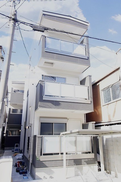 大阪市生野区勝山北４丁目アパートⅡの外観|右下・駐輪場