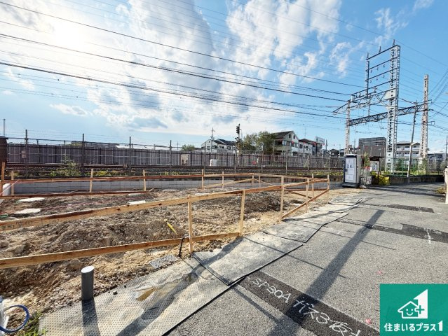 ■寝屋川市田井町　第1期　新築一戸建ての前面道路含む現地写真|周辺は落ち着いた街並みの住宅地！子育てがしやすい住環境です！まだ未完成ですが、現地でしかわからない事もございます。是非一度ご覧ください。