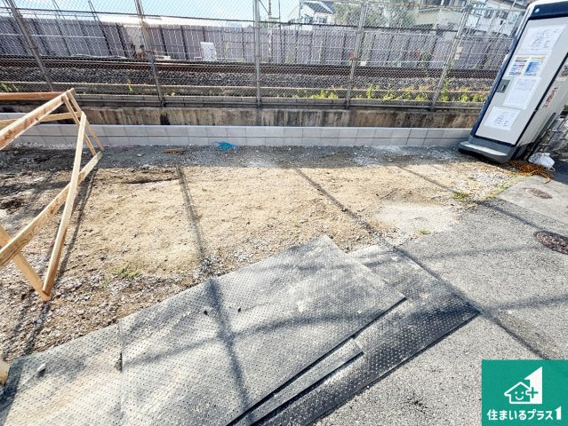 ■寝屋川市田井町　第1期　新築一戸建ての外観|周辺は落ち着いた街並みの住宅地！子育てがしやすい住環境です！まだ未完成ですが、現地でしかわからない事もございます。是非一度ご覧ください。