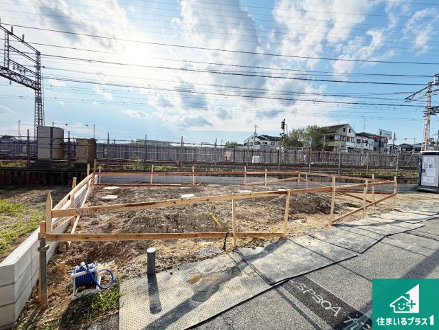■寝屋川市田井町　第1期　新築一戸建ての外観|周辺は落ち着いた街並みの住宅地！子育てがしやすい住環境です！まだ未完成ですが、現地でしかわからない事もございます。是非一度ご覧ください。