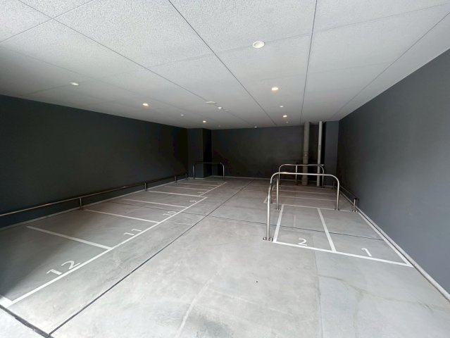 ブランシエスタ森ノ宮の駐車場