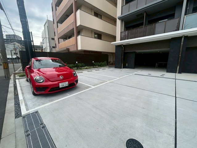 ブランシエスタ森ノ宮の駐車場