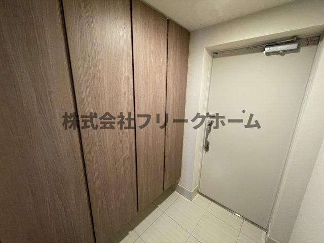 武蔵野市吉祥寺南町３丁目の賃貸マンションの玄関