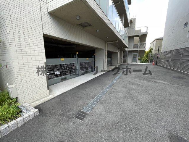 武蔵野市吉祥寺南町３丁目の賃貸マンションの駐車場
