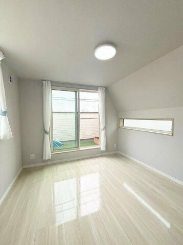 自由が丘３丁目戸建の居間・リビング