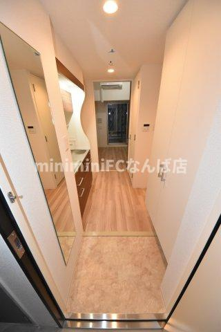セレニテ本町リアンの玄関