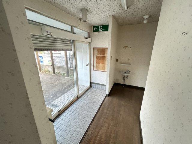 東海市富木島町道才の店舗事務所の内装