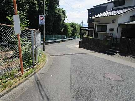 安佐南区高取北４丁目の前面道路含む現地写真