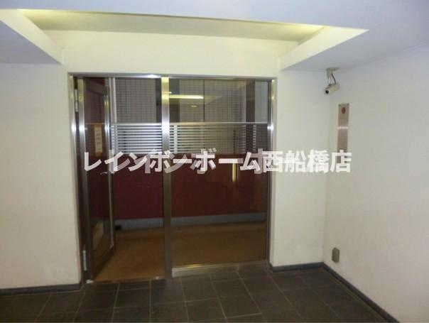 エスポワール本八幡のエントランス