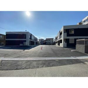 ヴェルモアB棟の駐車場