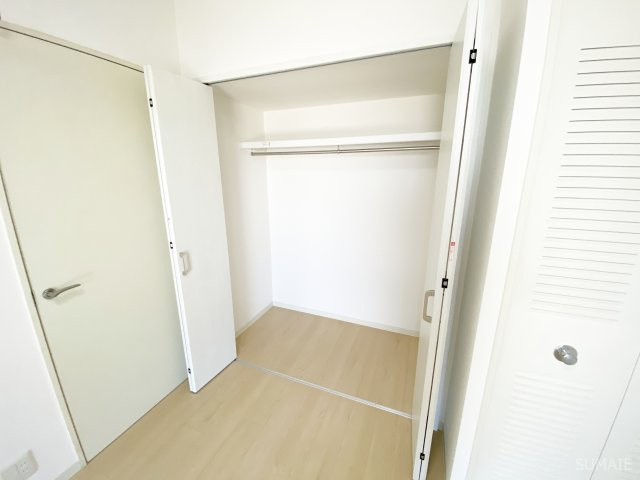 セレーノ大宮E棟の収納|5.5帖洋室のクローゼットです☆