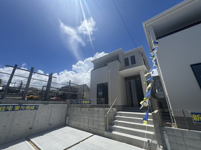 浦添市沢岻（全5棟）ABCD号棟の外観|A号棟　並列駐車2台可♪