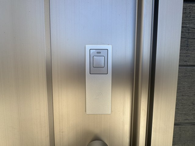 浦添市沢岻（全5棟）ABCD号棟の玄関|A号棟　スマートキー付き♪