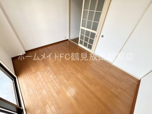 大阪市鶴見区放出東１丁目の賃貸マンションの洋室