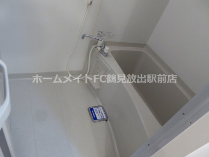 大阪市城東区新喜多東１丁目のハイツの浴室