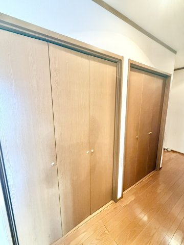 明石市大久保町谷八木の収納|各居室収納スペースの他にも収納スペースがあります♪
たっぷりの収納スペースで快適に暮らせそう♪