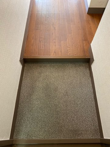 パビヨン平岡の玄関