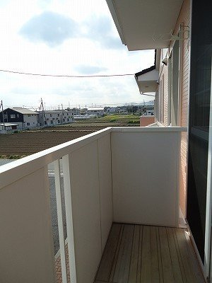 エスポワール本宿Ａのバルコニー|お洗濯にも便利なバルコニー付き