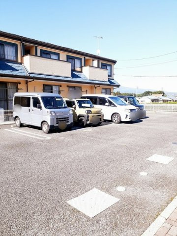 セレーノ本宿Ｂの駐車場|駐車場です