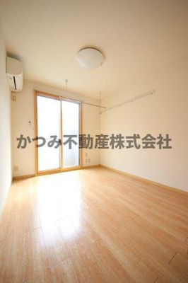 【居間・リビング】 | コーギー･ヴィル | 他号室参考写真