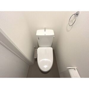 ジーメゾン十条ウエストのトイレ