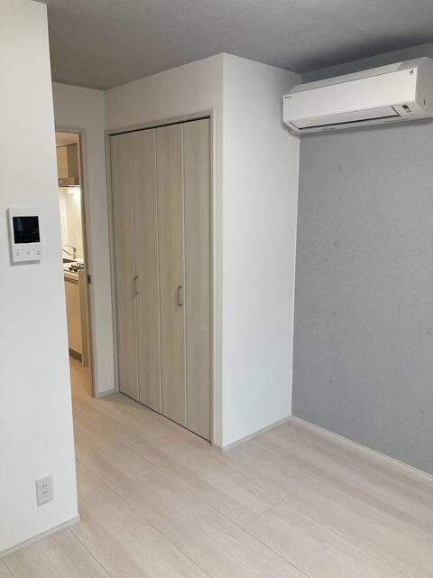 ＳＴＲＩＰＥＳ　豪徳寺の内装|エアコンもあるお部屋です