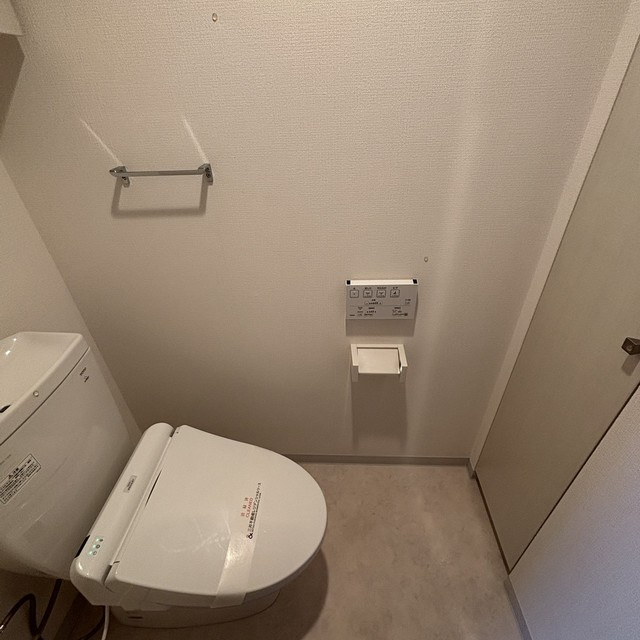 Ｗｈｉｔｅ　Ｔｏｗｅｒ　Ｈａｍａｍａｔｓｕｃｈｏのトイレ|※写真は同タイプ住戸です。