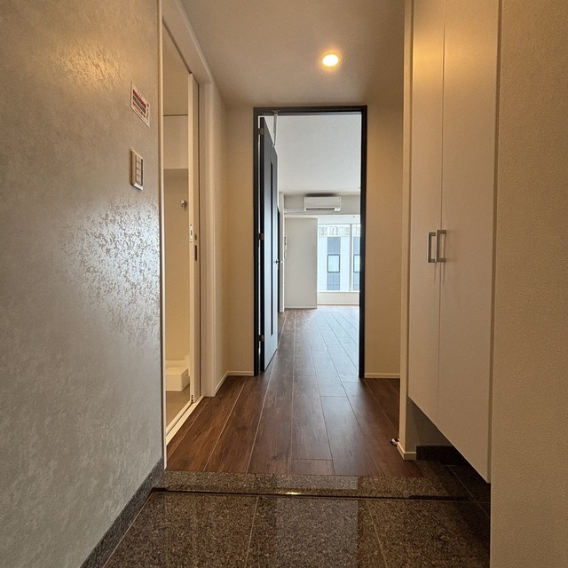 Ｗｈｉｔｅ　Ｔｏｗｅｒ　Ｈａｍａｍａｔｓｕｃｈｏの玄関|※写真は同タイプ住戸です。