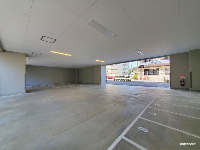 エスリードレジデンス弁天町グランデ　仲介手数料無料の駐車場