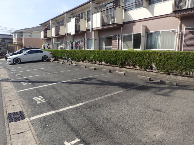 タウニーたねもの駐車場