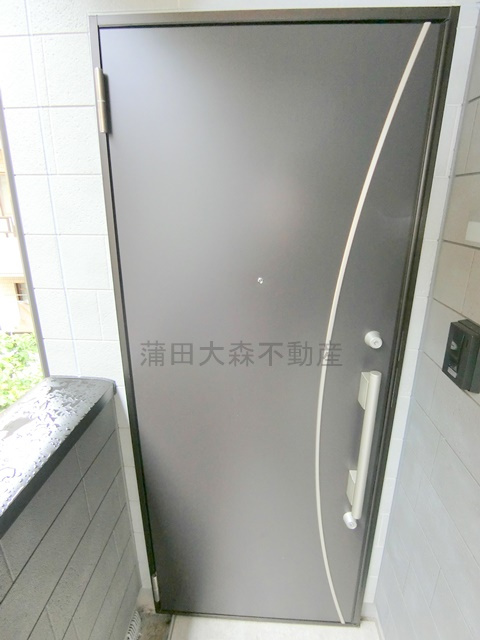 Lilas Terrace西糀谷(リラ　テラス西糀谷の玄関