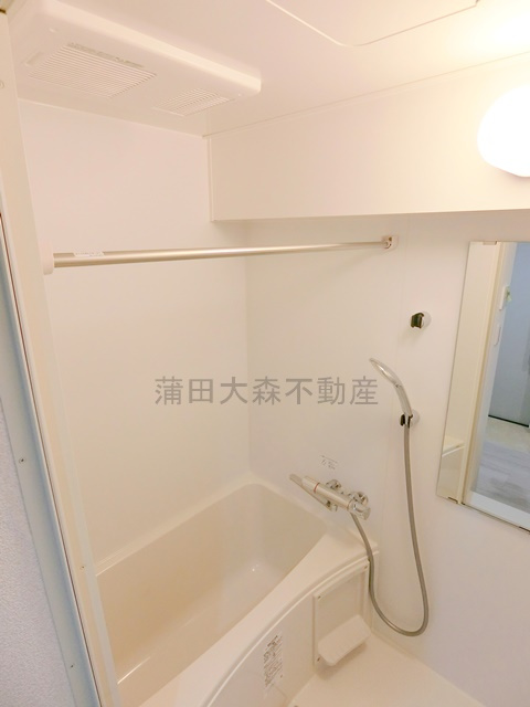 Lilas Terrace西糀谷(リラ　テラス西糀谷の浴室|浴室乾燥機付きのバスルーム　お風呂