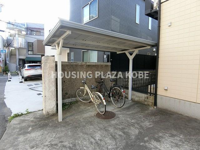 メモリアル月見山（B棟）の外観