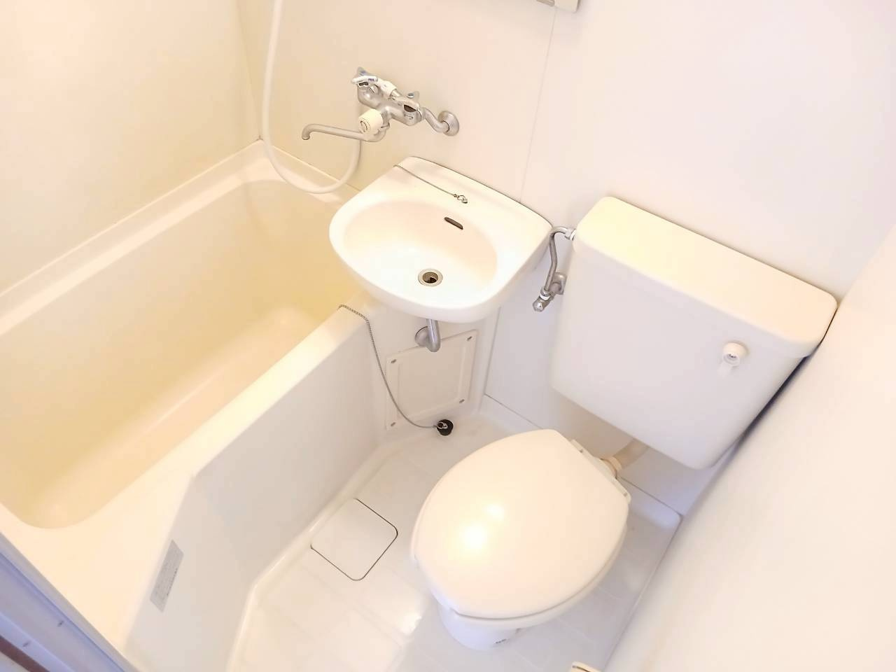 ワンズハイム御茶山の浴室|コンパクトで使いやすいお風呂です