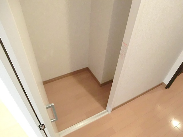 リブリ・Ｓｕｎｎｙの収納|とっても広い収納！クローゼットタイプになっています♪