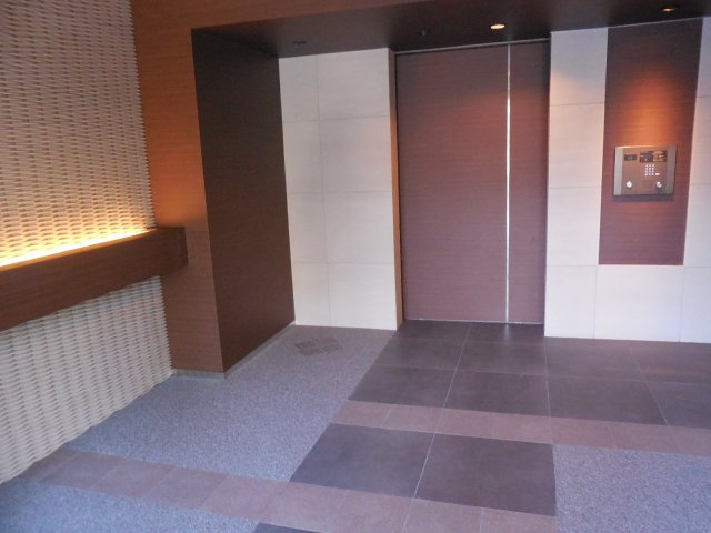 アイル東京深川壱番館のエントランス