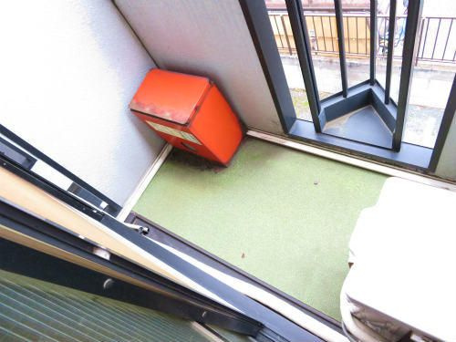 大田区久が原５丁目のアパートのバルコニー
