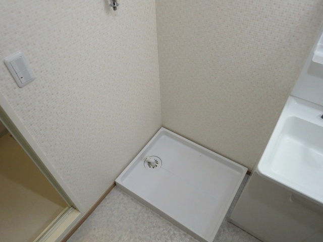 フラワーパークのその他|室内洗濯機置き場です♪