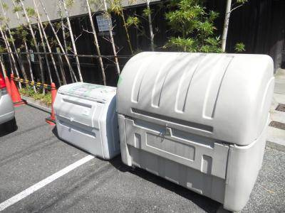 珠光ビル四条大宮のエントランス|ゴミ回収ＢＯＸ