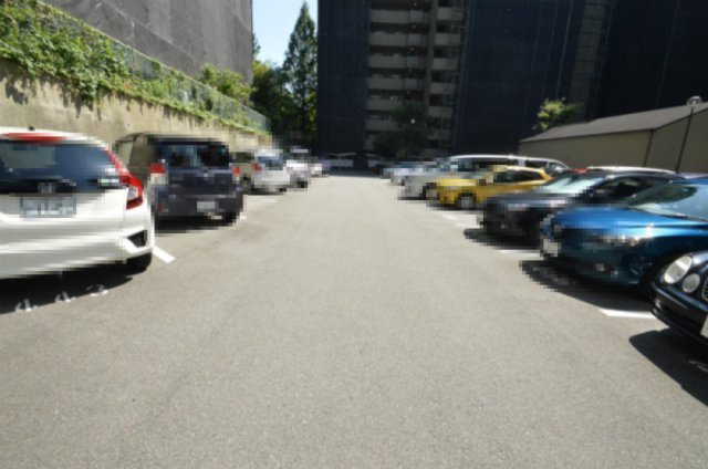 【駐車場】 | 千里中央パークヒルズA棟 | エイブルだけの嬉しいサービス、ご用意しております。詳細は、お気軽に当社までお問合せ下さいませ！
