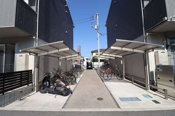 サニーフラット西市　A棟