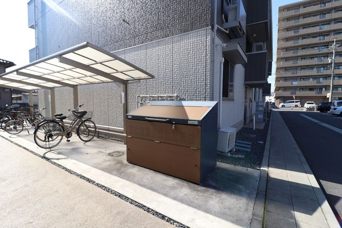 サニーフラット西市　A棟