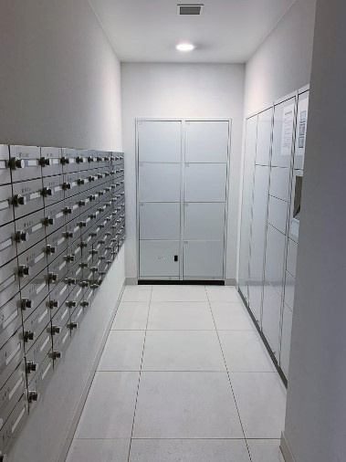 【その他共用部分】 | グレンパーク駒場 | 留守中の荷物の受取りに便利な宅配ボックス完備