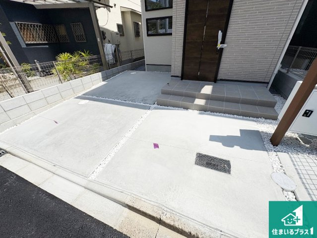 高槻市日吉台六番町　第3期　新築一戸建ての駐車場|駐車スペース！散水栓があるので、こまめに愛車を洗えます！